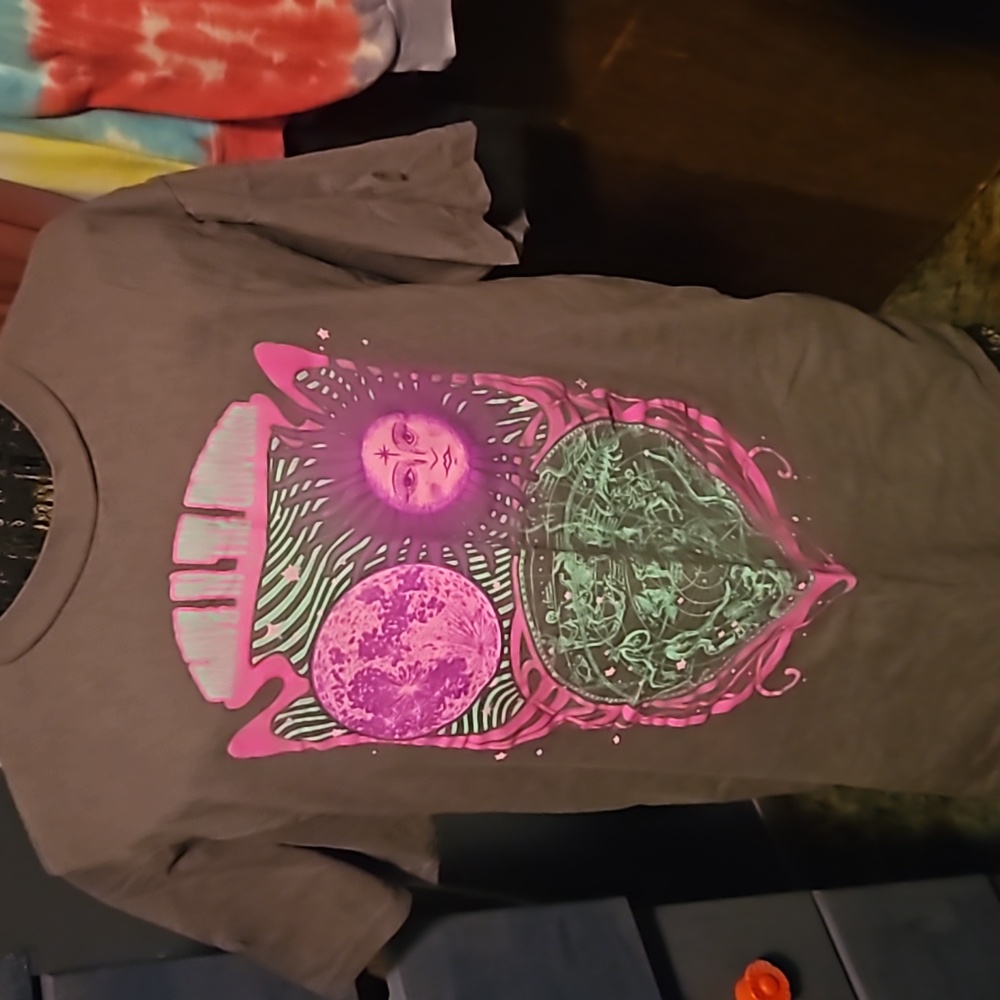 Graphic tee